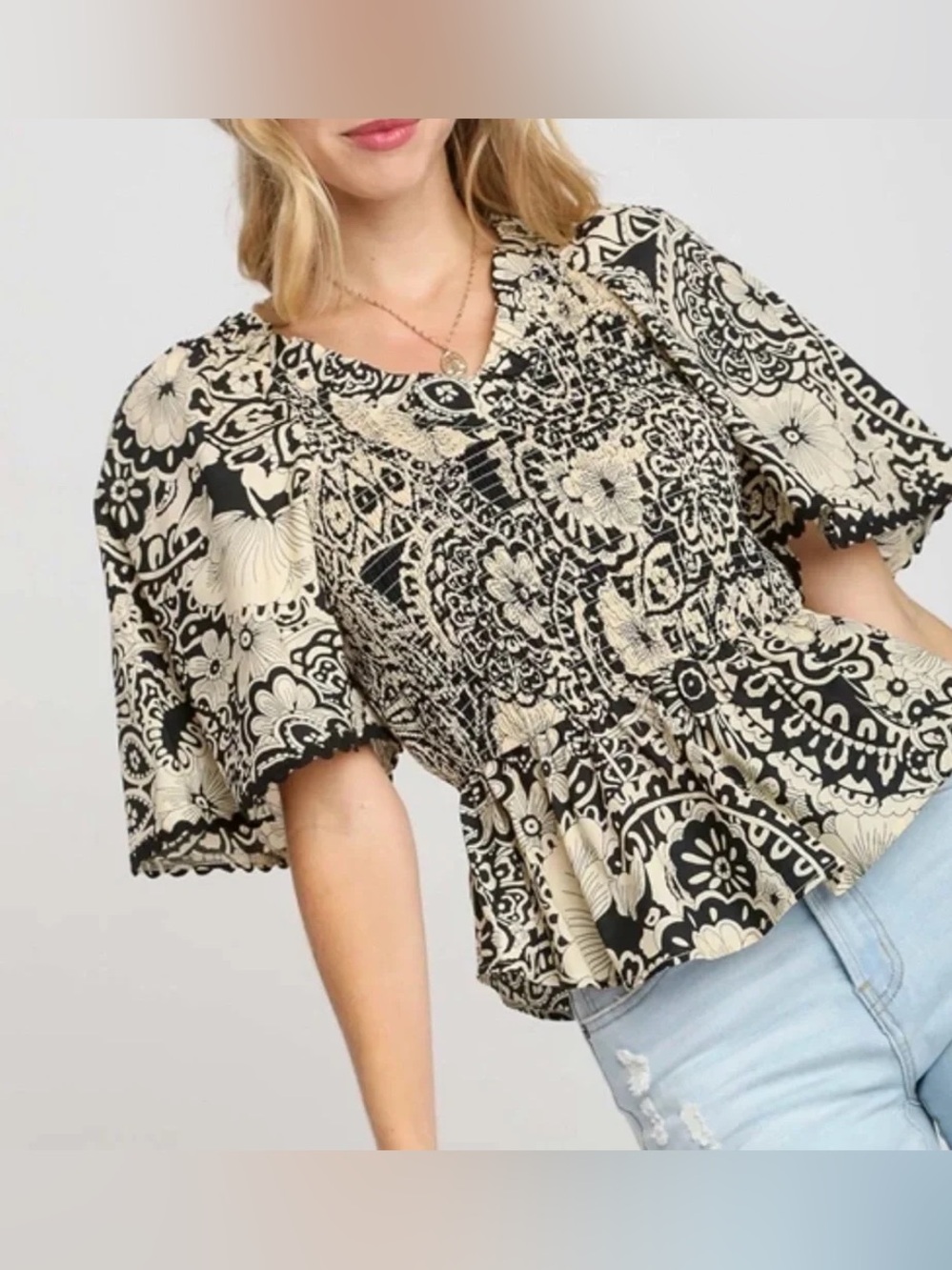 NWT – Umgee Black and Cream Floral Blouse – Medium